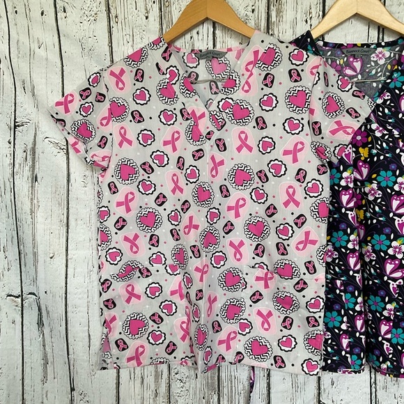 Bannock Court Medical Scrub Top Set Sz XS Beautiful Patterns Scrubs New - Picture 2 of 4